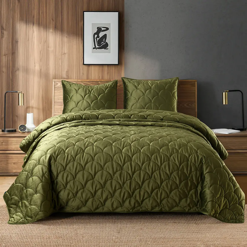 HORIMOTE HOME Velvet Quilt Set 3 Pieces Geometric Pattern Quilted Bedspread for All Season