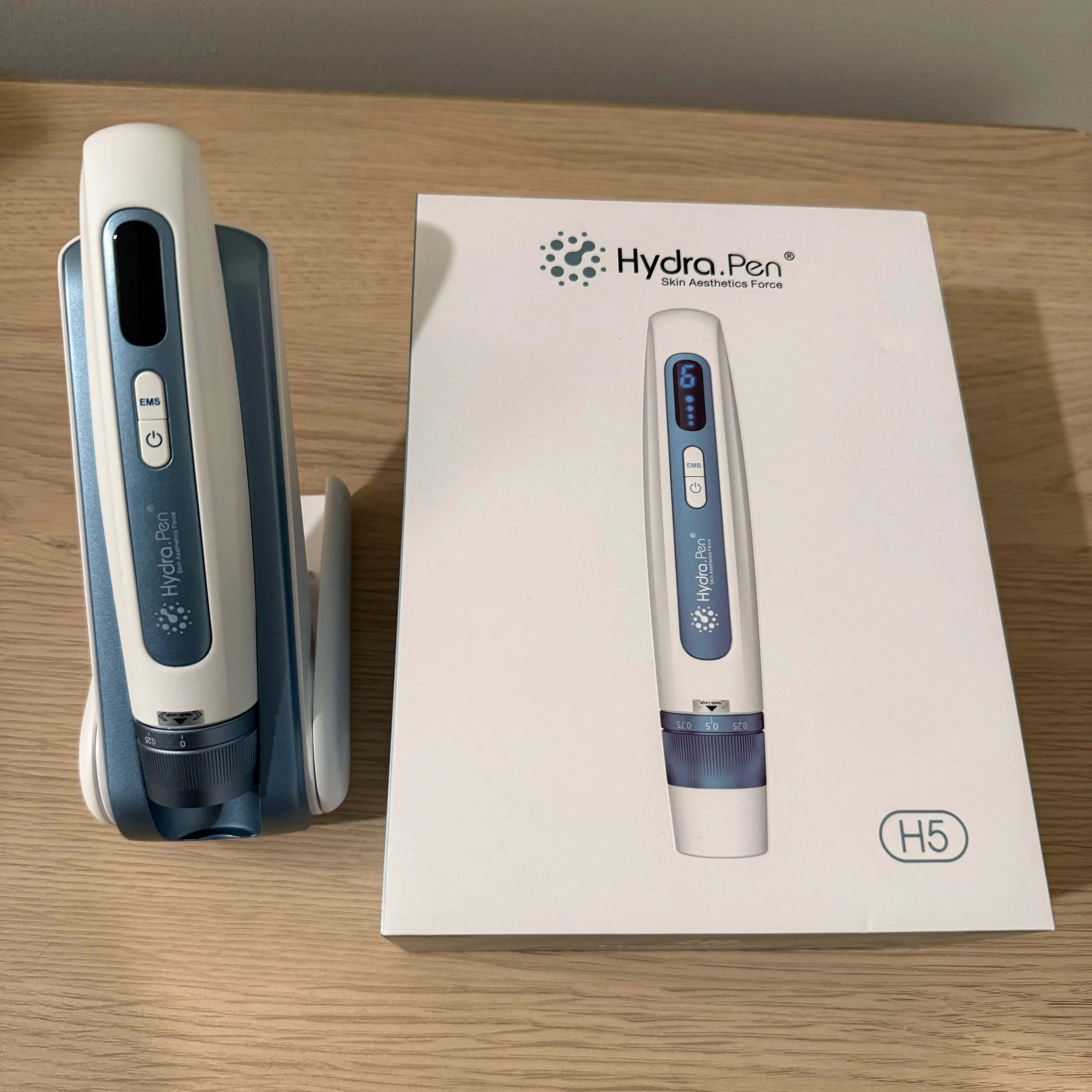 HydraPen H5 Skin Care tool with Charger
