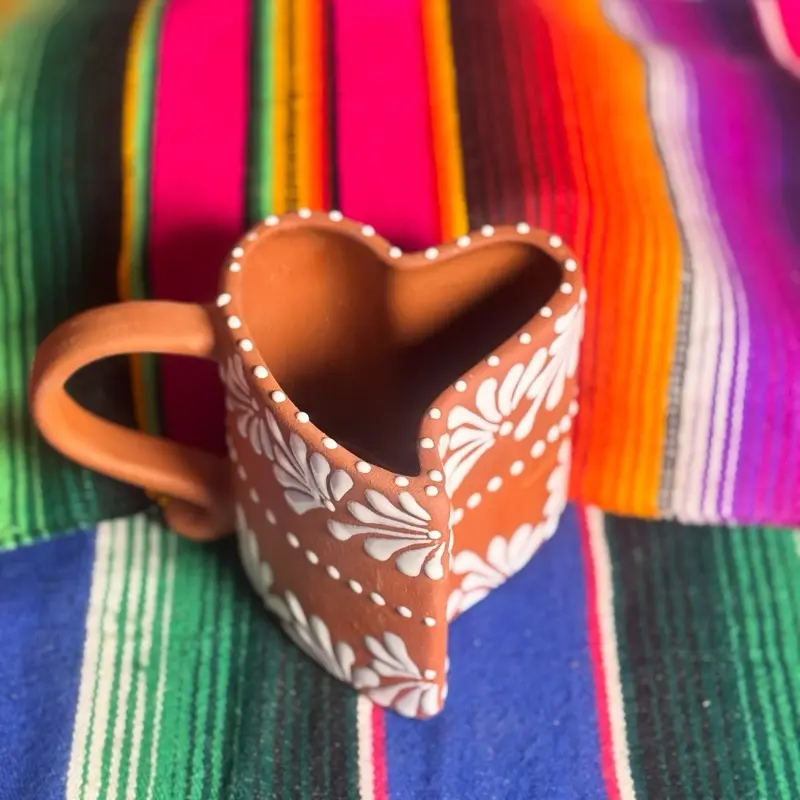 Taza corazón de 500 mill chocolatera color natural/blanco