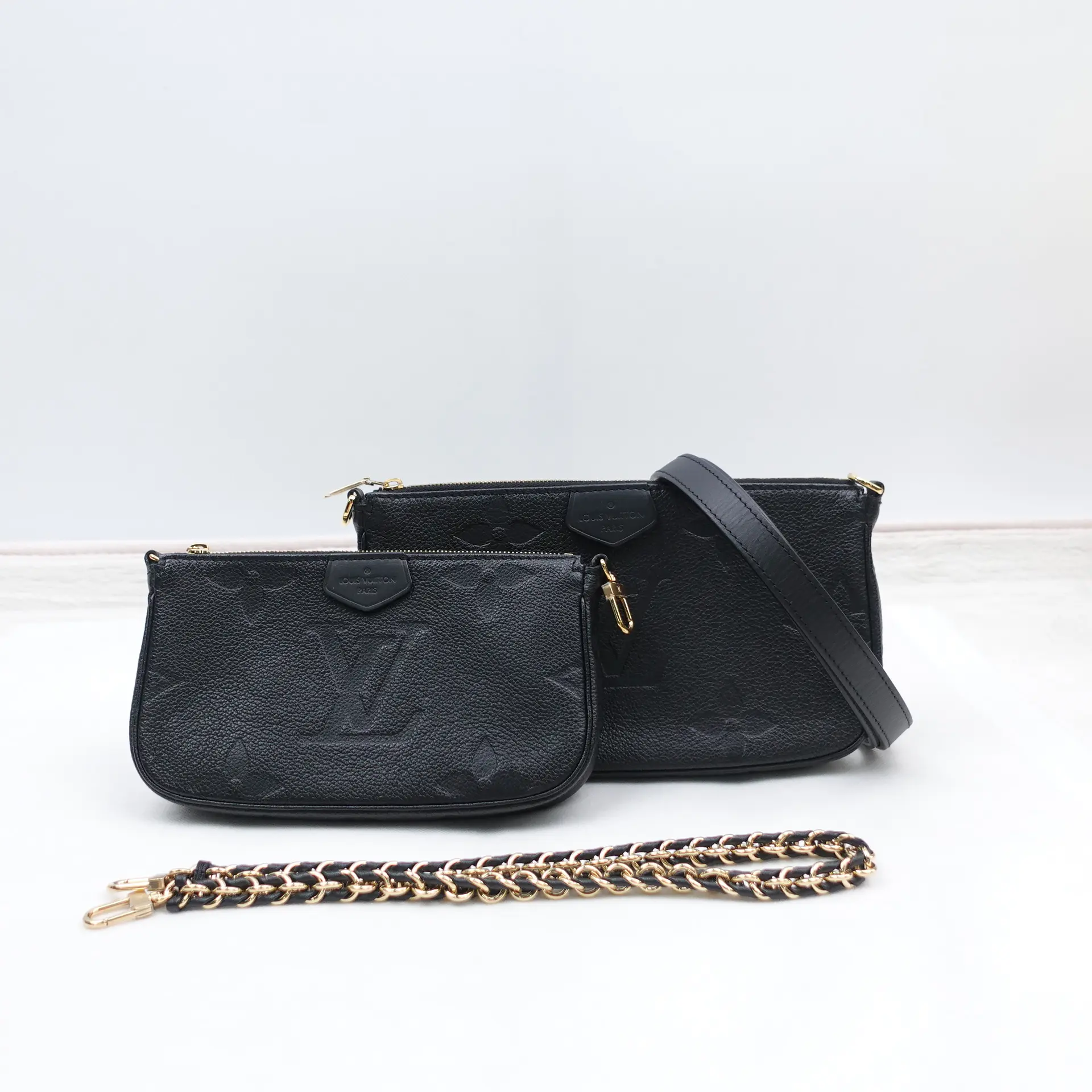 Pre-owned Louis Vuitton Calfskin Shoulder Bags Multi Pochette Accessories Black Shoulder Bag T10370967