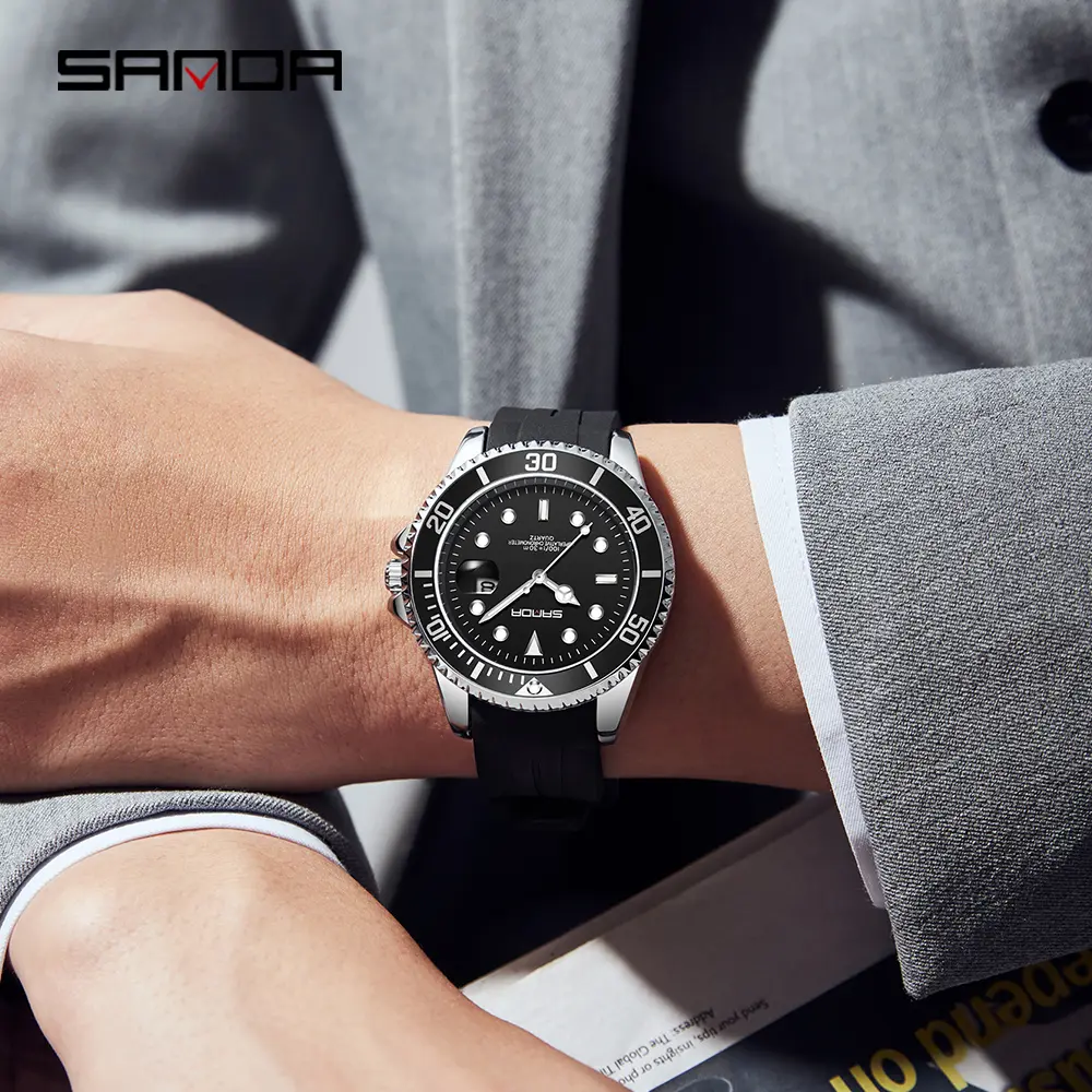 Waterproof men's watch, luxurious and fashionable luminous quartz watch, silicone with calendar watch