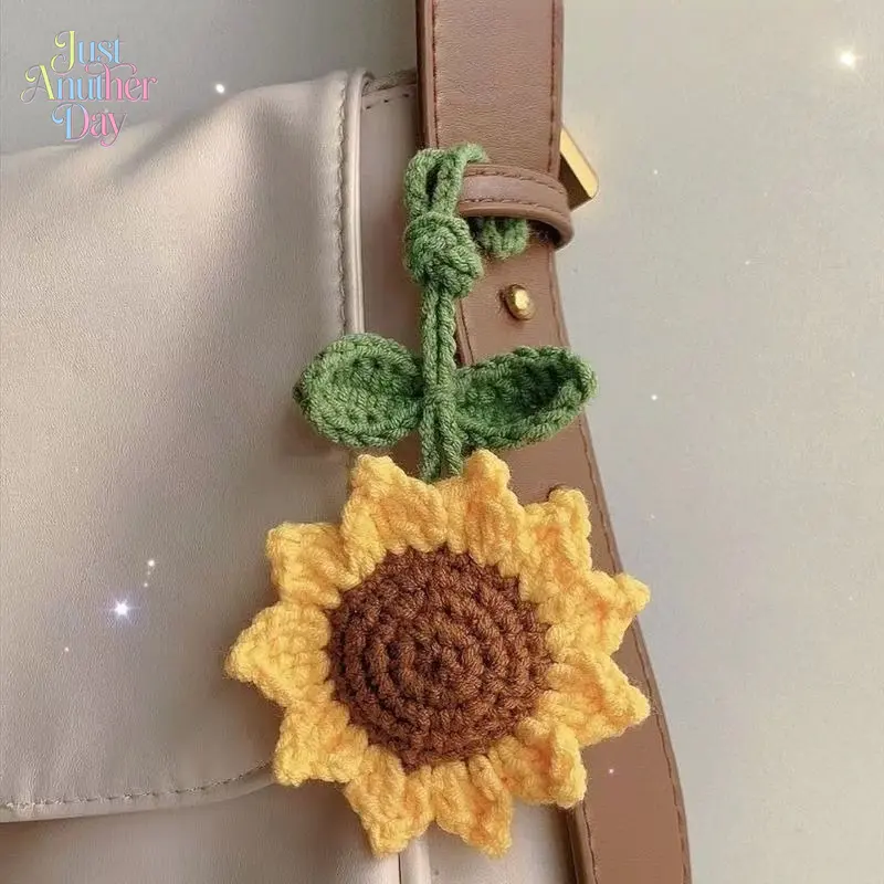 Handmade Crochet Sunflower Bag Charm,  Lucky Sunflower Keychain, Knitted Floral Pendant for Students Graduation Gift & Backpack Car Decor