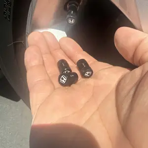 4-piece set of tire valve caps for Toyota models, corrosion-resistant, universal aluminum alloy dust caps, made of metal, dustproof and waterproof, durable, suitable for cars, bicycles, and motorcycles, practical!