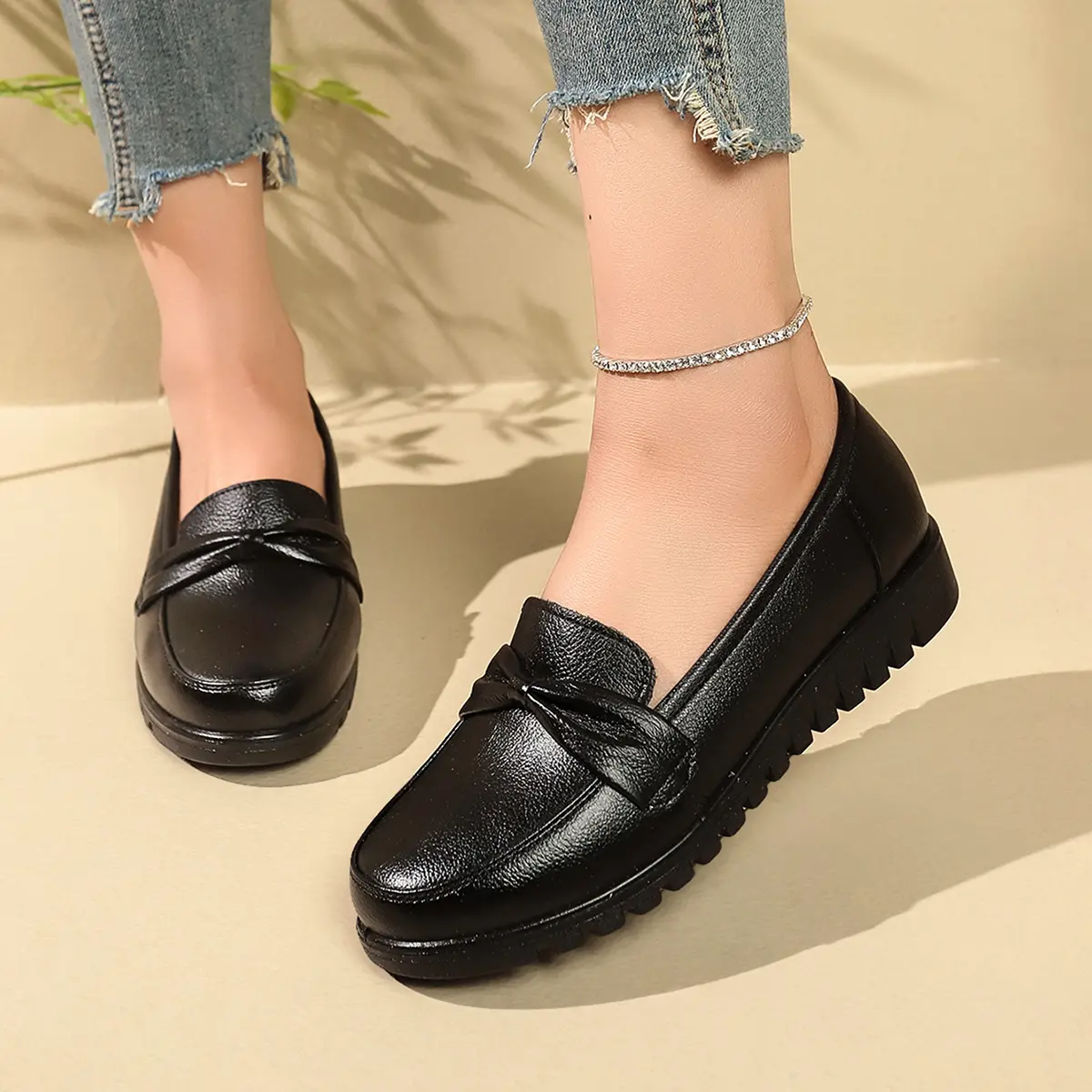 Women's Black Loafers With Butterfly, Woven Microfiber Leather Flat, Comfortable Slip On Walking Shoes, Lightweight Breathable Casual Work Shoes for Ladies Girl Footwear