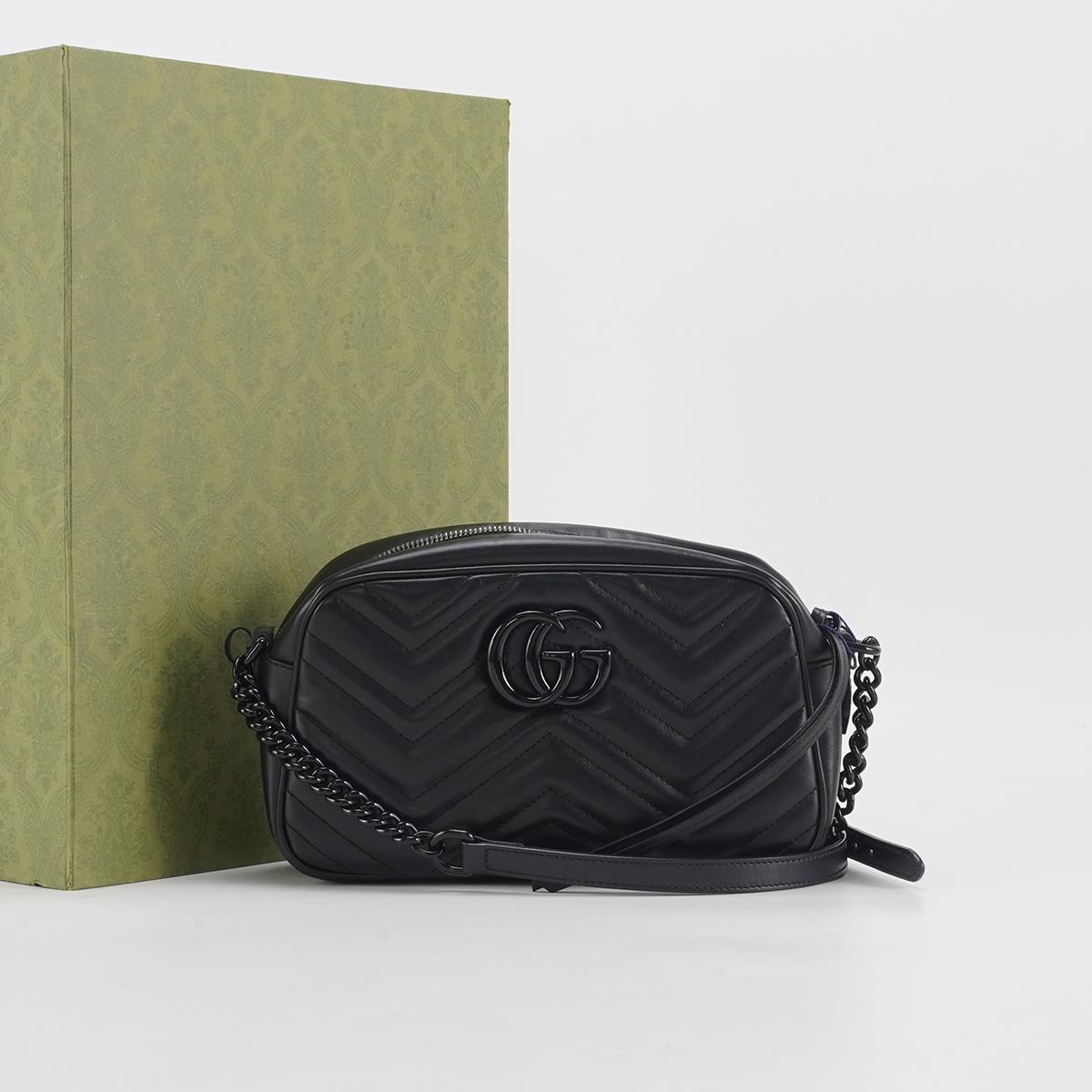 Pre-owned GUCCI Calfskin Shoulder Bags GG Marmont Medium So Black Camera Bags BGP206913