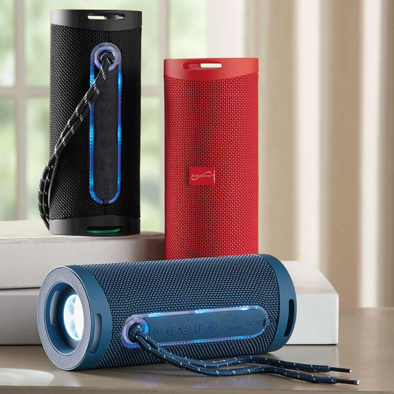 Portable Supersonic Speaker with Integrated Flashlight - Ideal for On-the-Go Audio, Emergency Use