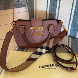 Pre-owned BURBERRY Leather Shoulder Bags Lavendar Handbag with Nova Check Strap and Crossbody Strap