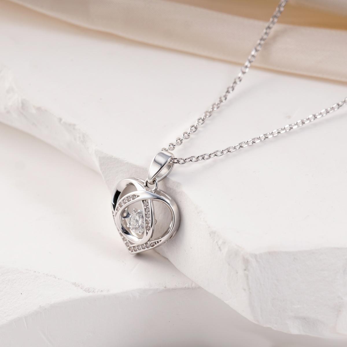 Moissanite Radiant Heart Pendant Necklace Valentine's Day Wedding Engagement Anniversary Romantic Elegant Gift Daily Wear