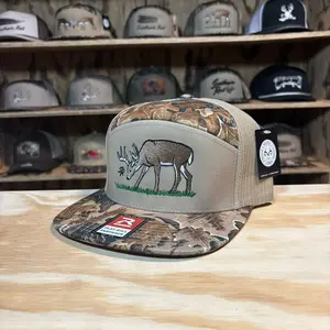 Buck Eating - 7 Panel Hat