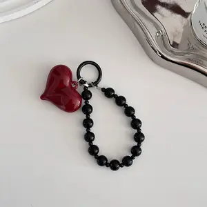 1 Red Heart Black Bead Phone Lanyard, Exquisite Creative Keychain Bag Chain Accessory, Suitable for Phone Cases, Wallets, and Keys - Fashionable All-Season Gift Idea for Christmas, Halloween, Christmas Eve, Keychain Decoration, Wallet Charm, Heart Birthda