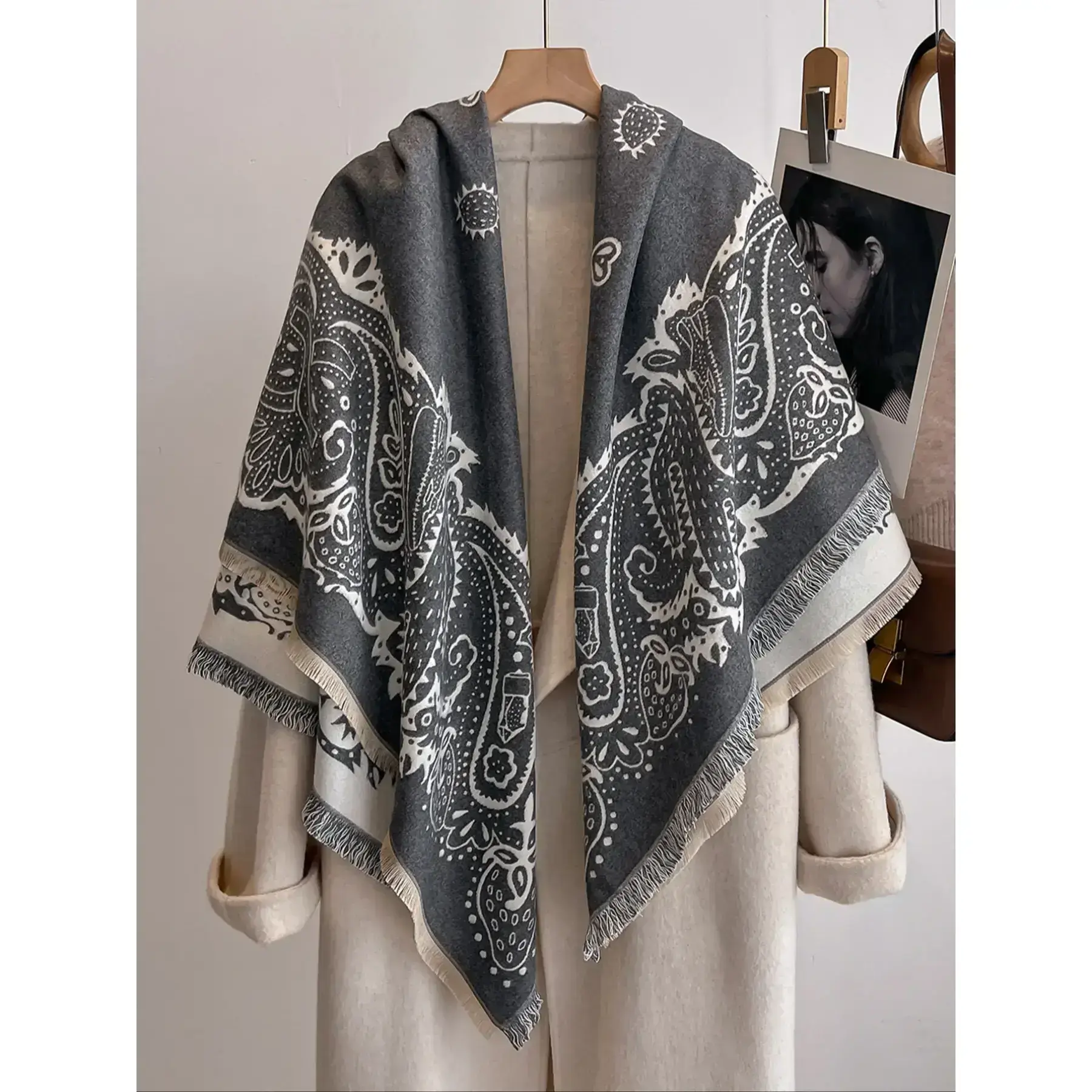 Women's Elegant Paisley Print, Fall & Winter Windproof Warm Wrap Scarf, Boho Style Shawl, Stylish Outdoor Fashion Accessory Women's Elegant Paisley Print, Fall & Winter Windproof Warm Wrap Scarf, Boho Style Shawl, Stylish Outdoor Fashion Accessory