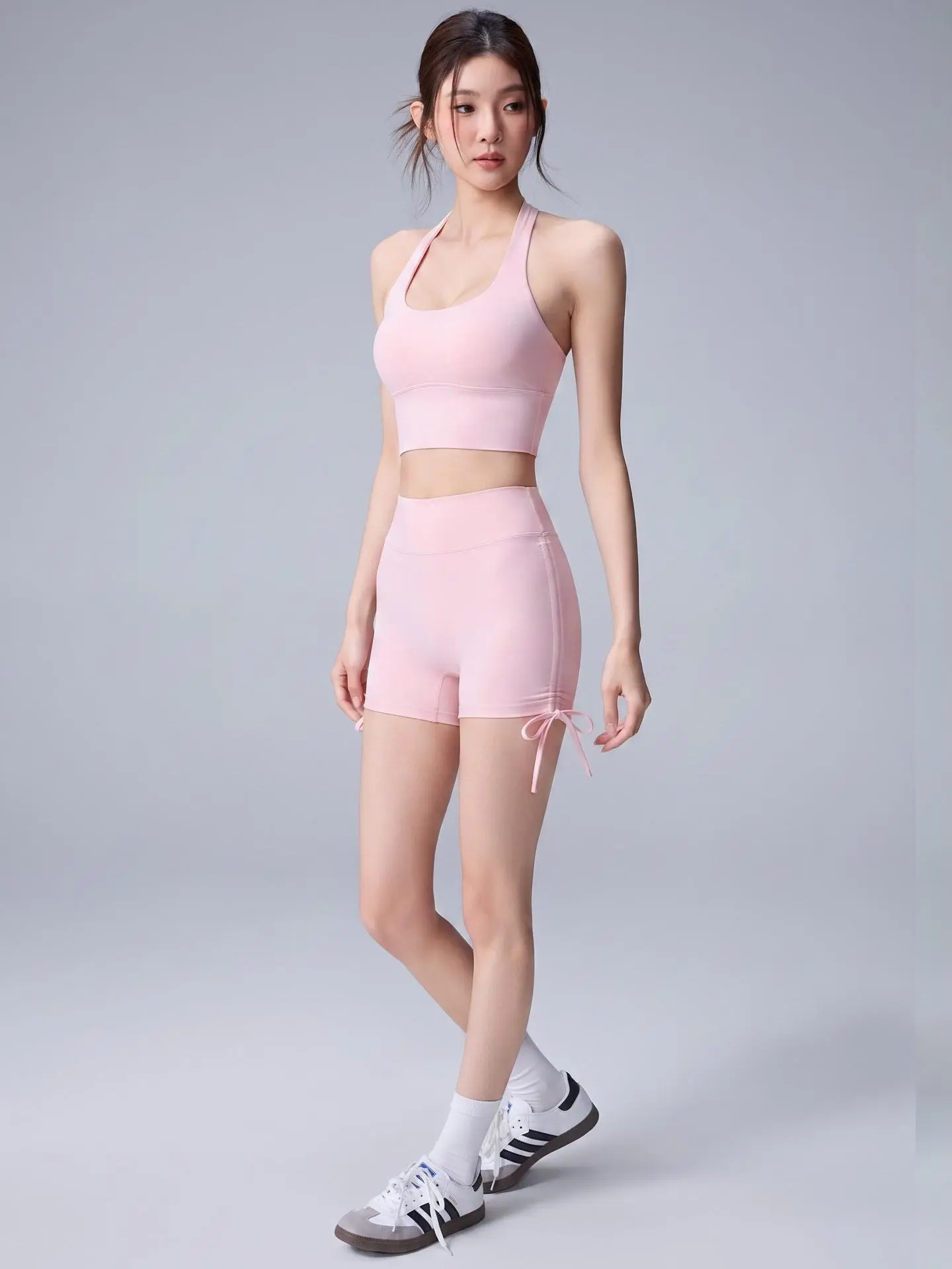 Women's 2-Piece Halter Neck Yoga Outfit Set - Backless Twist-Back Crop Top, Seamless Scrunch Leggings, Breathable, Quick-Dry, Shockproof, Supportive for Fitness Training Patchwork Two-Piece Tracksuit