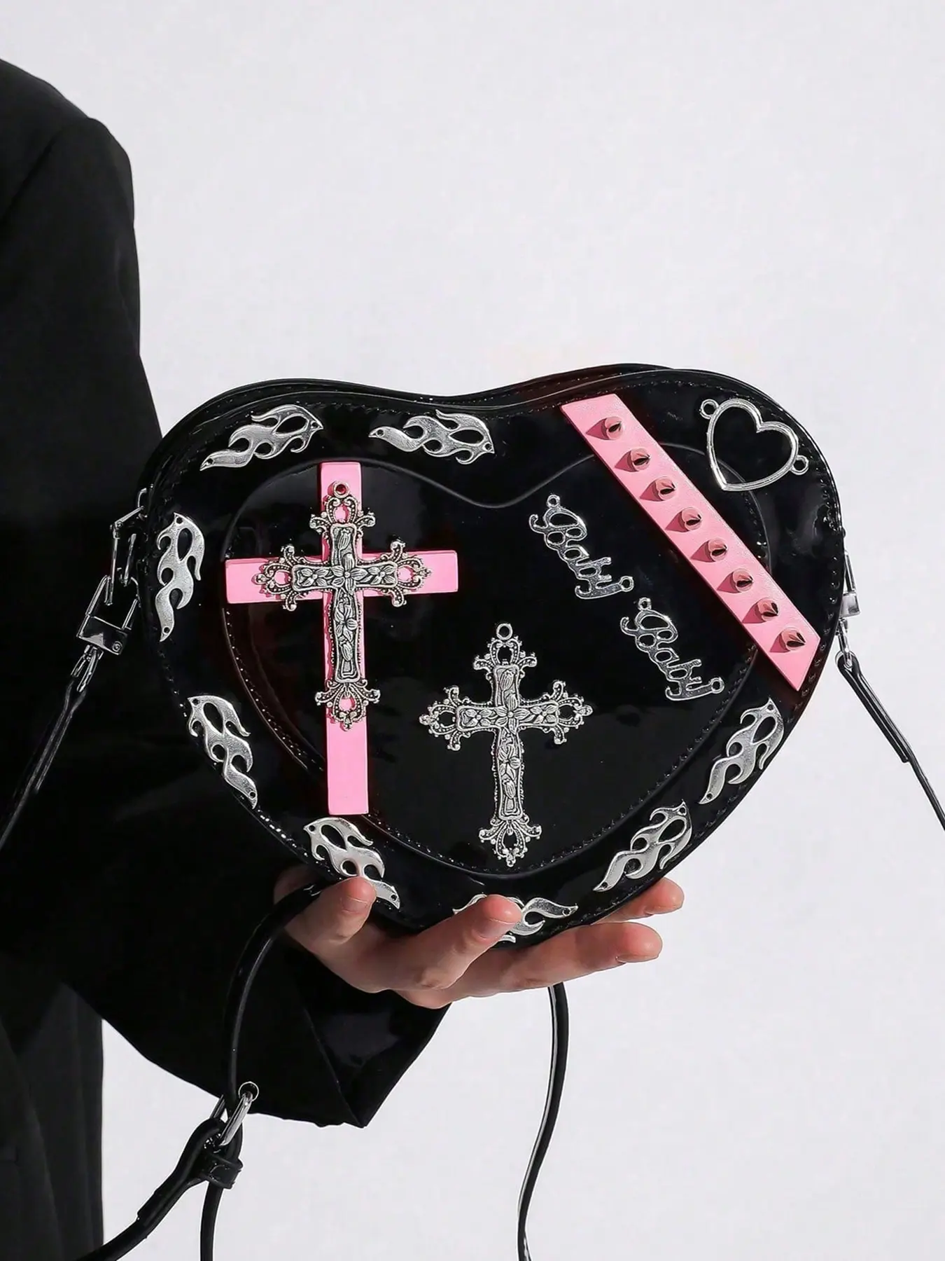 Halloween dark heart-shaped bag, Gothic cross flame decoration, black and pink contrast rivet shoulder crossbody bag, Crossbody shoulder bags, with multiple colors to choose from, suitable for daily travel, shopping