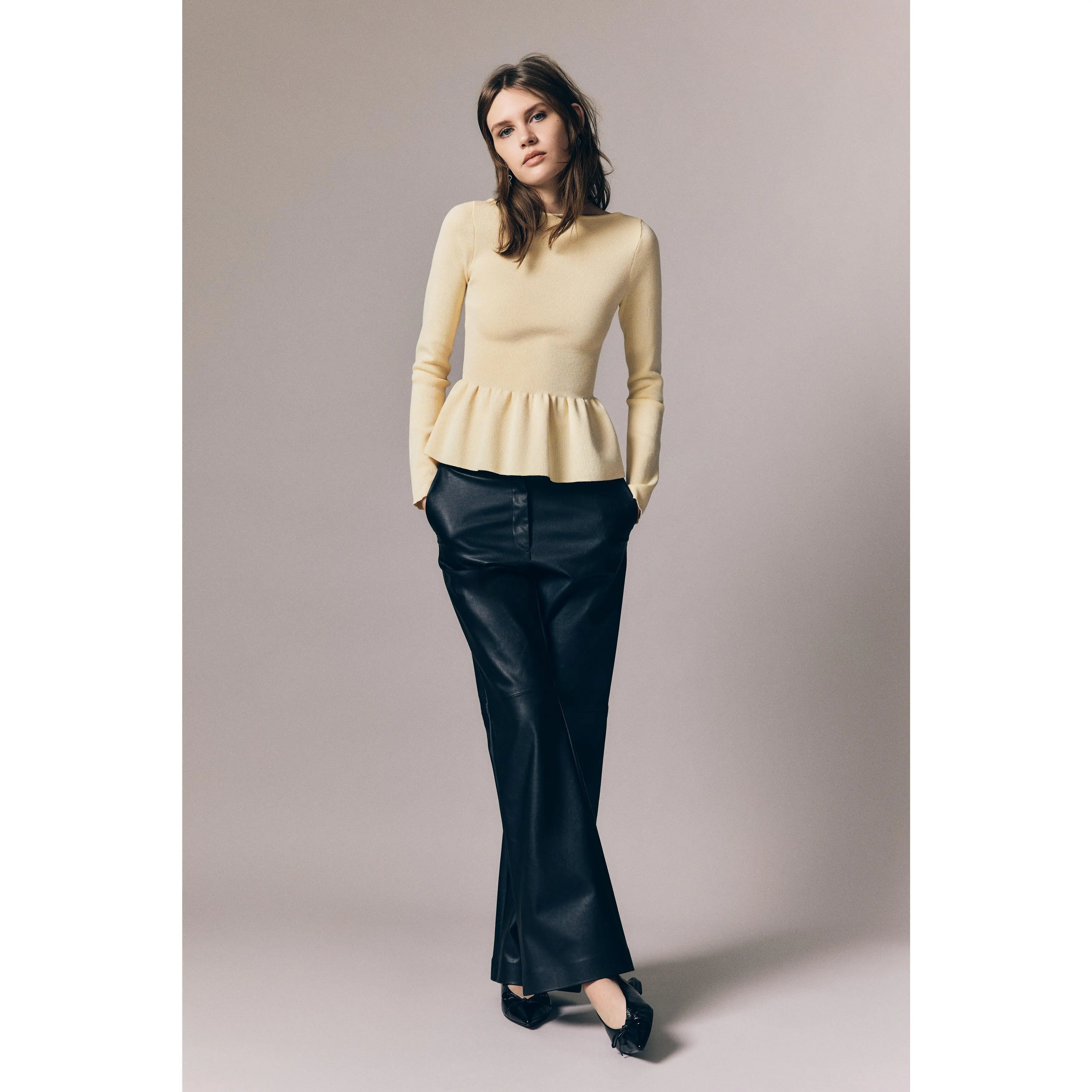 H&M Knitted peplum top