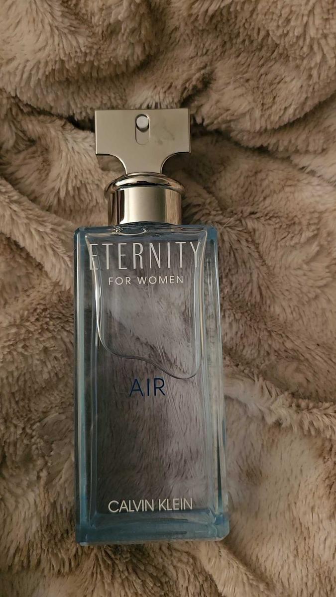 Item: eau de parfum spray 3.4 oz
