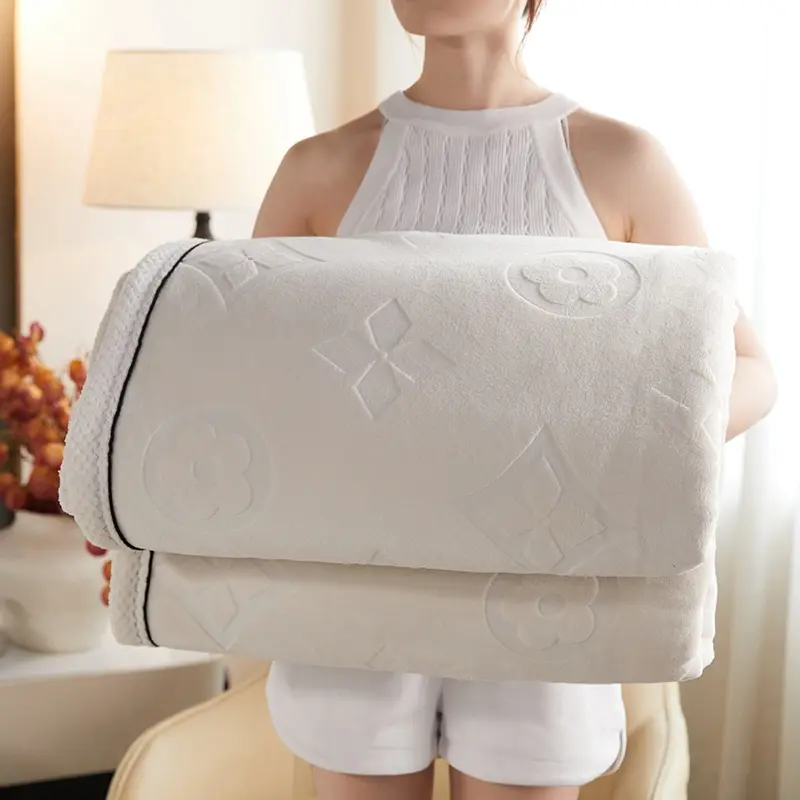 1pc Milk Wool Embroidered Arctic Velvet Blanket, Dual Layer Thick Composite, Warm Comfortable, Suitable for Sofa and Bed, Winter Blanket, Blankets for Bed