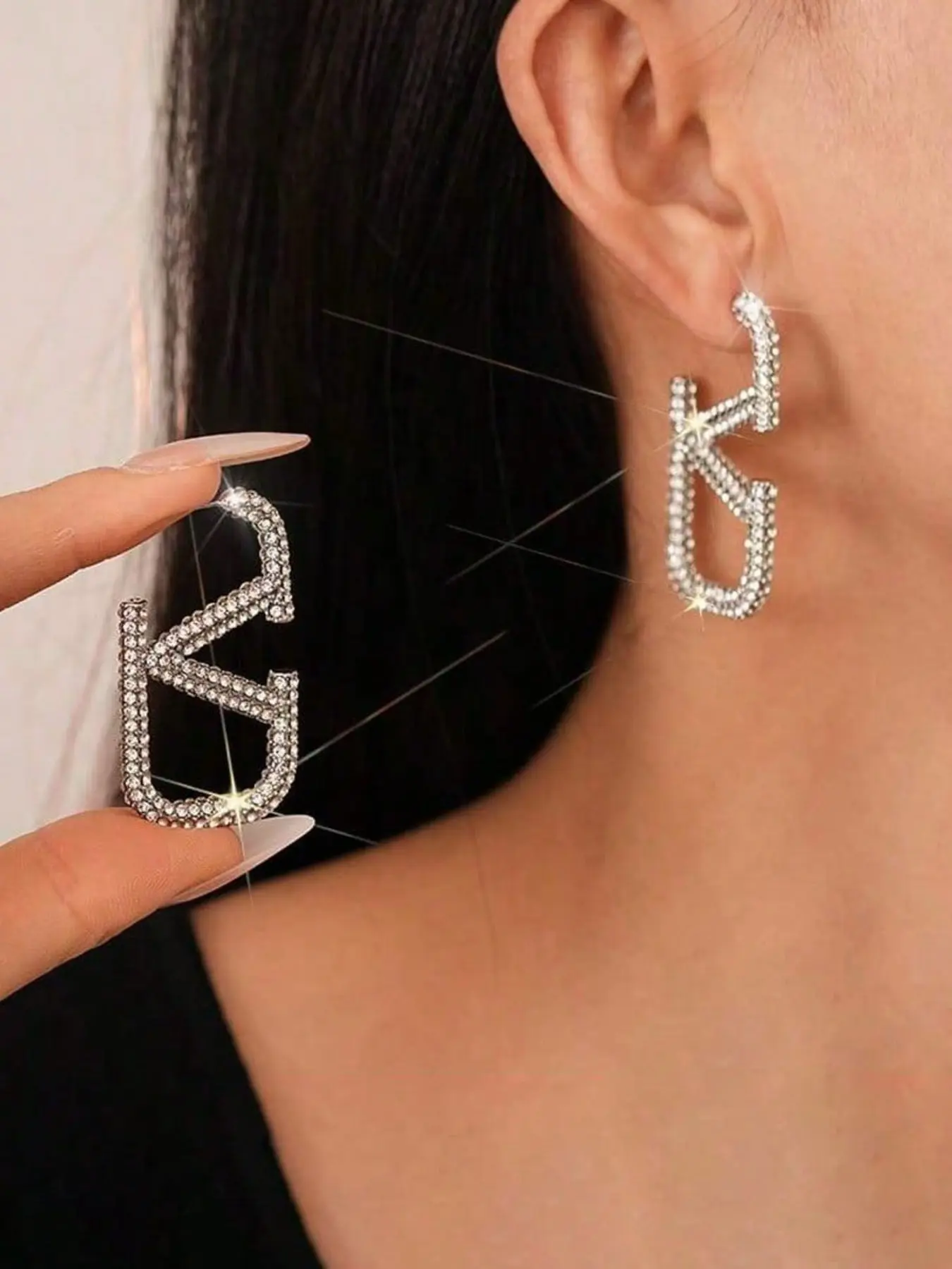 Luxury Diamond Embellished Letter V Geometric Design Silver Dangle Earrings, Elegant Women's Jewelry for Daily Wear, Parties, Gifts, Alloy Earrings, Shining Earrings