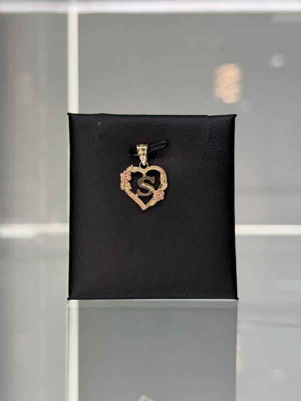 14KT Gold Heart Letters A-Z with Flowers Delicate and Beautiful