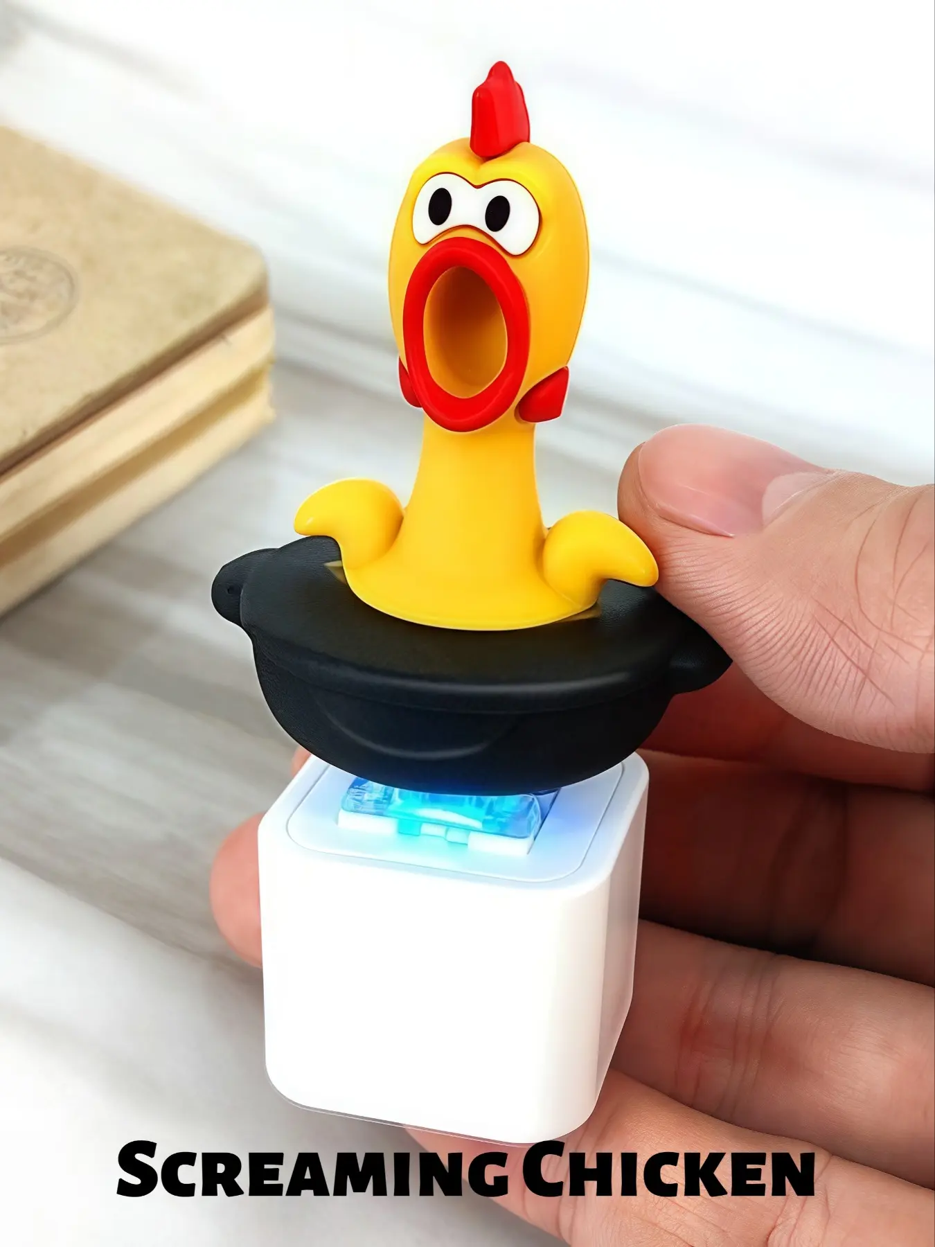 [Stress Relief Toys] Screaming Chicken Keychain, Portable Fidget Keychain, Fidget Keyring, Realistic Voice Function, Cute Animal Sound Generator, Stress Relief, Relaxing Accessory, Trendy Cute Keychain, Cool Keychains, Keychain Accessories