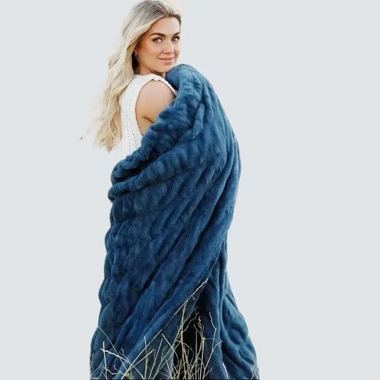 Hugs Midnight Blue Blanket - Soft and Cozy Design for Home