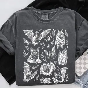 Comfort Colors, Vintage Bat Gothic Cottagecore Graphic Tee, Bats 90s T Shirt, Halloween Bats, Dark Aesthetic Spooky Animal Shirt