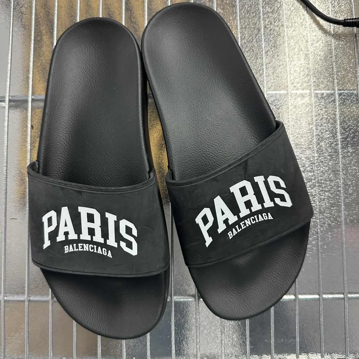 Pre-Owned Balenciaga Cities Black  Pool Slide