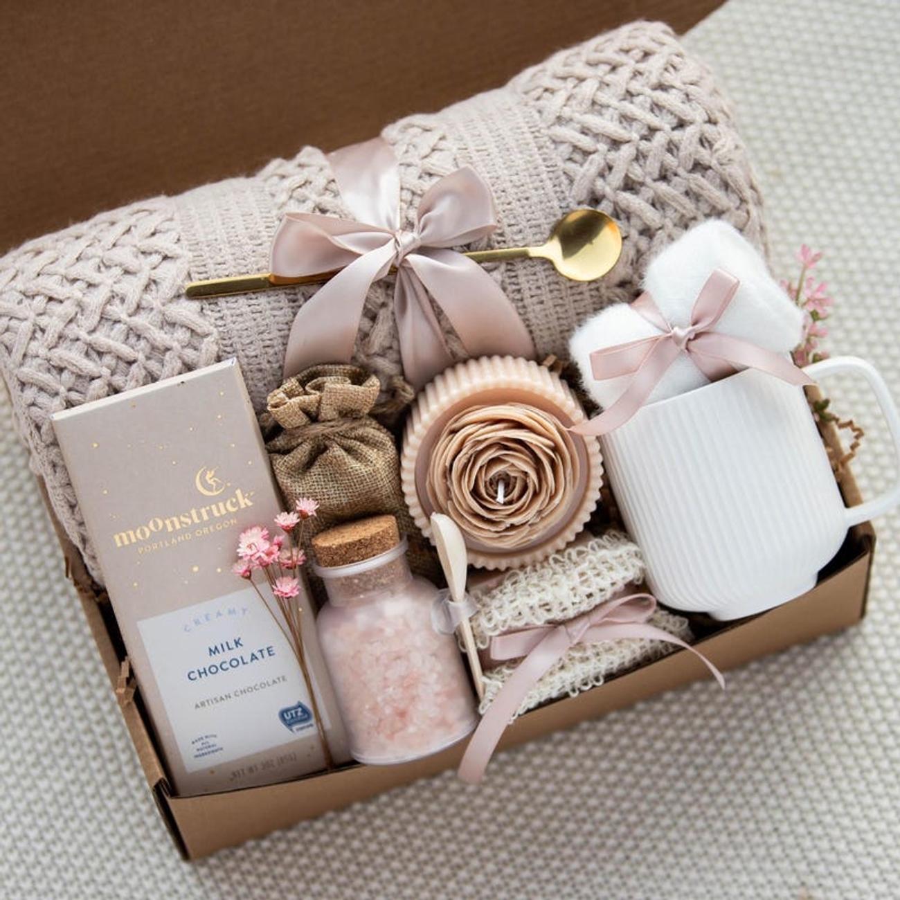 Self Care Package For Women Spa Gift Box Warm Cozy Gift Basket Sending Hugs Gift Box Thinking of you Care Package Gift Basket for Women Spa ZTAL2