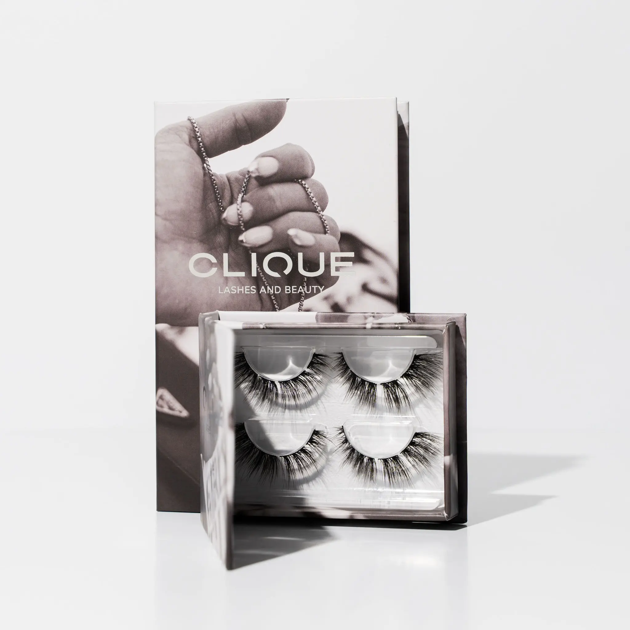 POSH | Cat Eye DIY Lash Extensions | At-Home Lash Clusters