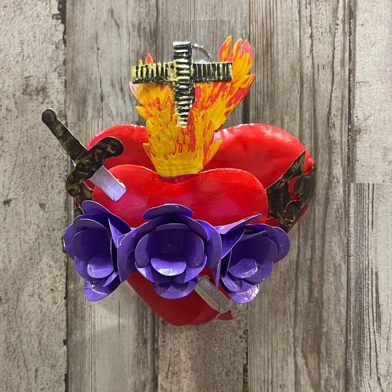 Sagrado corazón with flowers