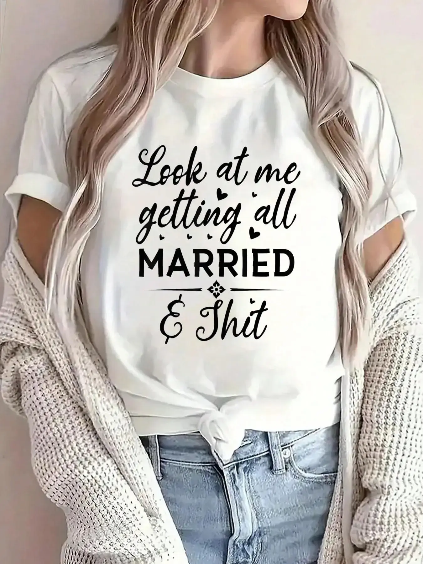 Women's Bride-to-Be Cotton-Blend Shortsleeve Round Neck Graphic T-Shirt - Loose, Casual, Normal Type, "Look At Me Getting All Married" Printed Top for Wedding & Bachelorette Parties, Machine Washable, All-Seasons Womenswear