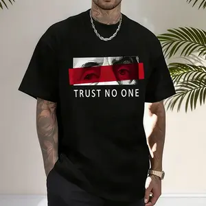 Men’s loose-fit “TRUST NO ONE” eye print T-shirt, urban street retro hip-hop tee, casual cotton Y2K trendy men’s top.
