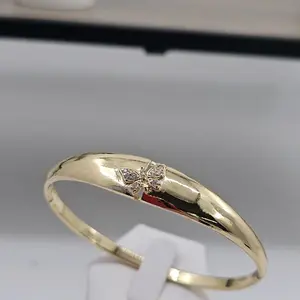 14k    Goldplated  Elegants bangles diferent styles.