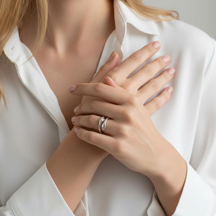 SGGUI Hug Rings Adjustable Ring with "Always with You" Engraving High-Quality Nickel-Free Jewelry for Dad Mom Wife Daughters Grandma Best Friend Teens,Hugging Hands Open Ring for Men Affection Rings Valentine's Day