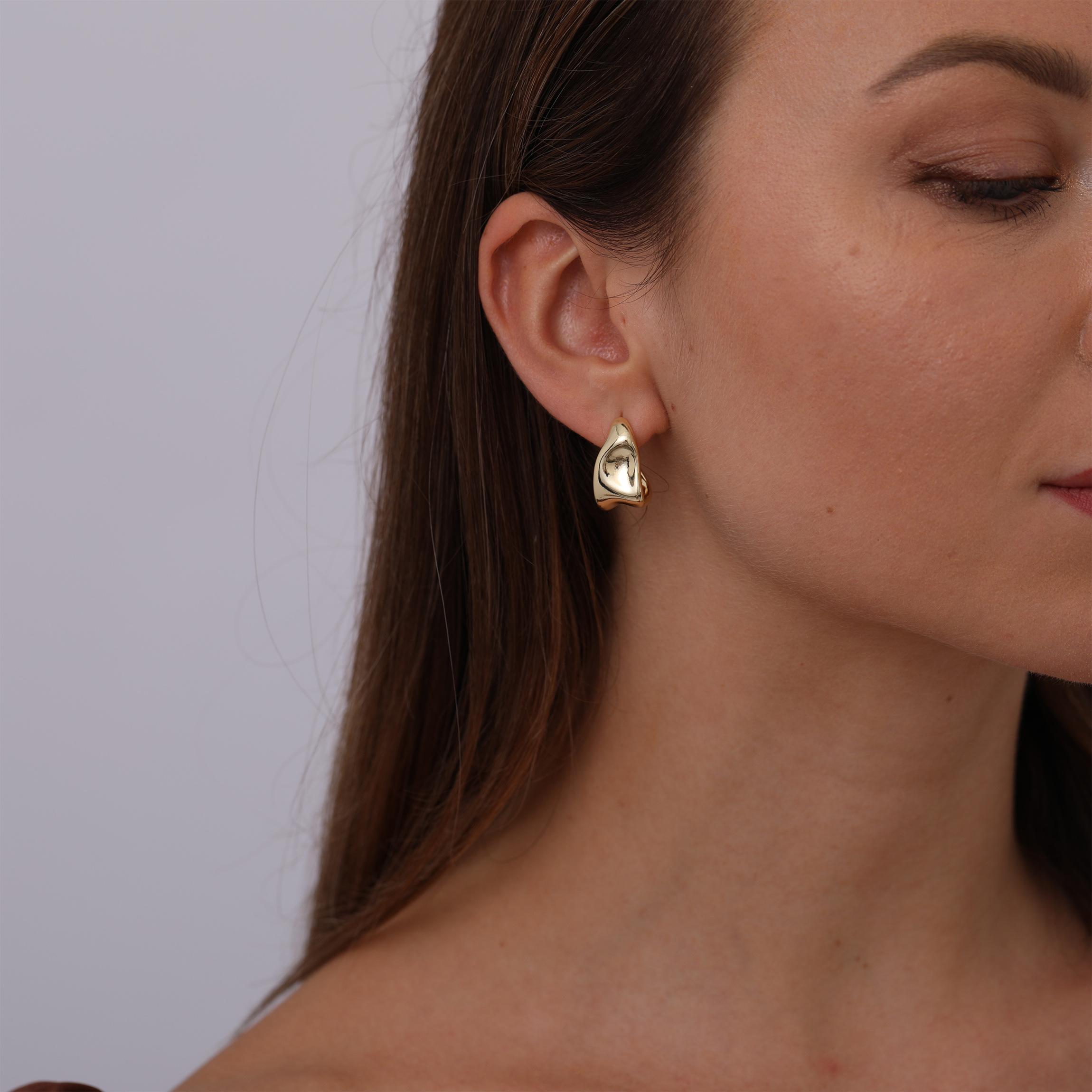 CAROVO Chunky Gold Stud Earrings for Women 14k Gold Plated Hypoallergenic Earrings Statement Trendy Fashion Gold Jewelry Gifts CAROVO Chunky Gold Stud Earrings for Women 14k Gold Plated Hypoallergenic Earrings Statement Trendy Fashion Gold Jewelry Gifts