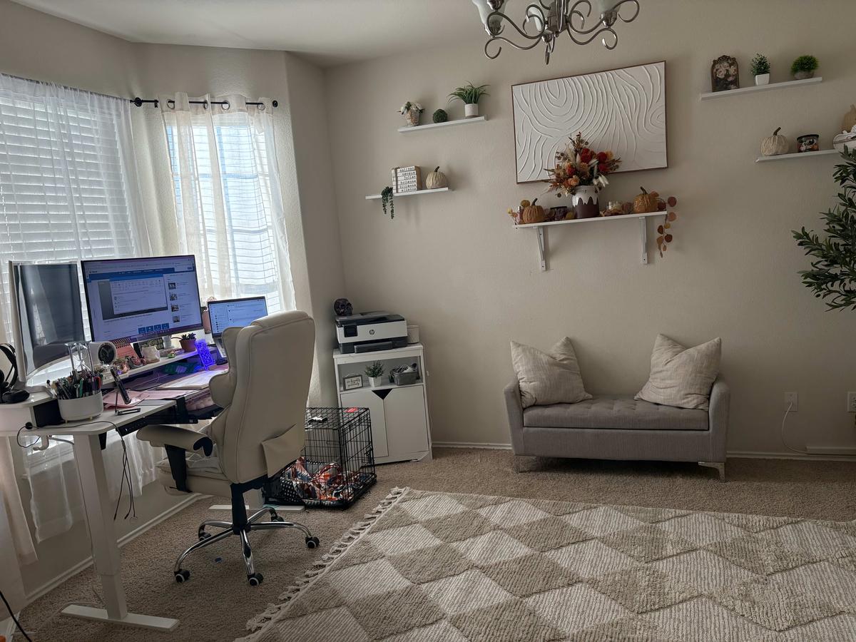 Item: Ivory, Rectangle, 5' 3" x 7' 6"