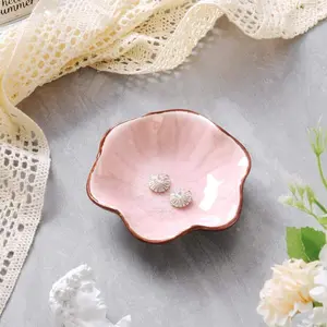 Lotus Leaf Shape Decorative Ring Tray, Small Key Bowl, Ceramic Trinket Tray Jewelry Dish Organizing Necklace Earrings, Home Decoration for Mom Best Friend Sister, Pink.