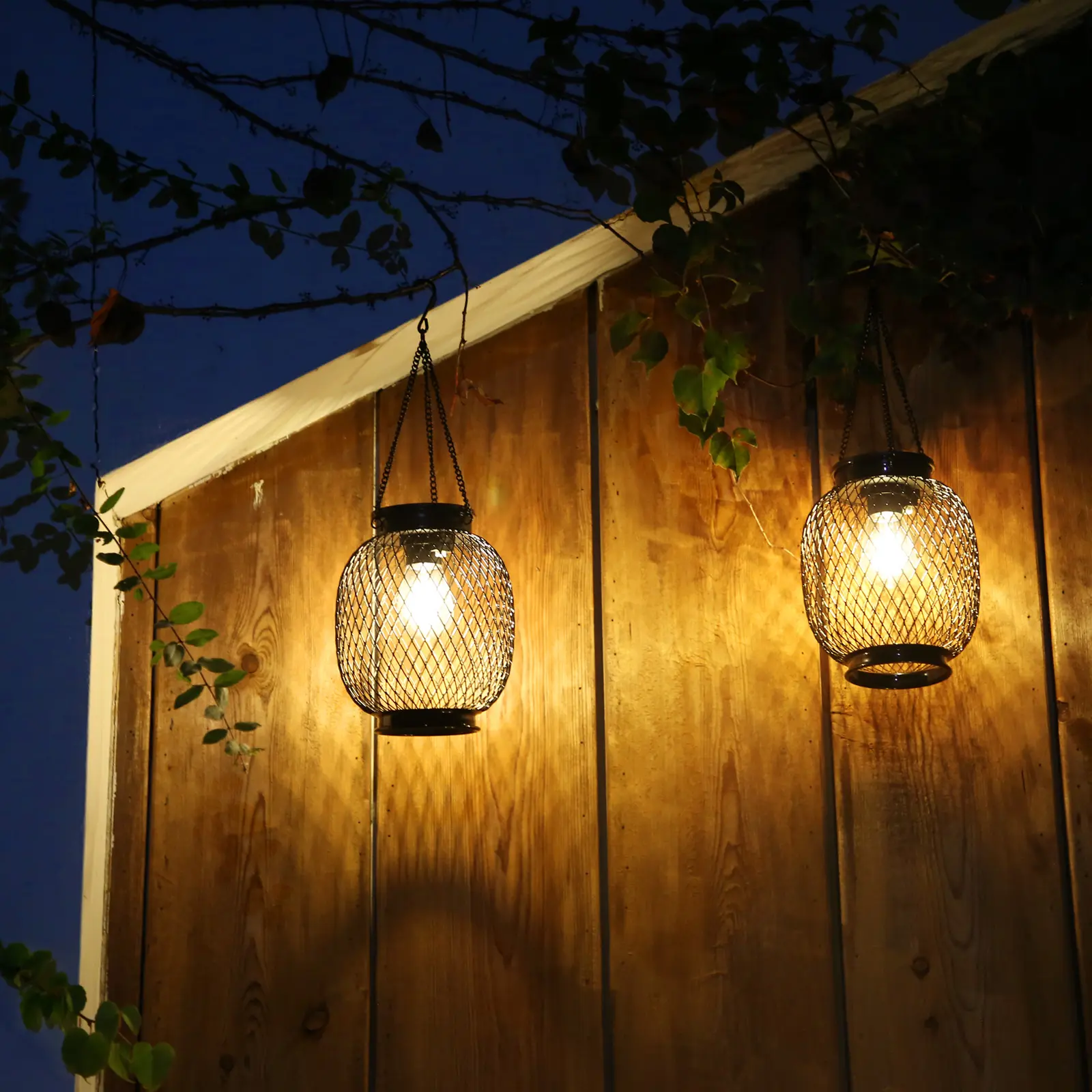 Solar Lights Outdoor Garden, Vintage Hanging Solar Lantern Outdoor IP65 Waterproof Solar Decorative Lights Lighting for Yard Garden Patio Pathway Gazebo Decor 2 Pack Copper