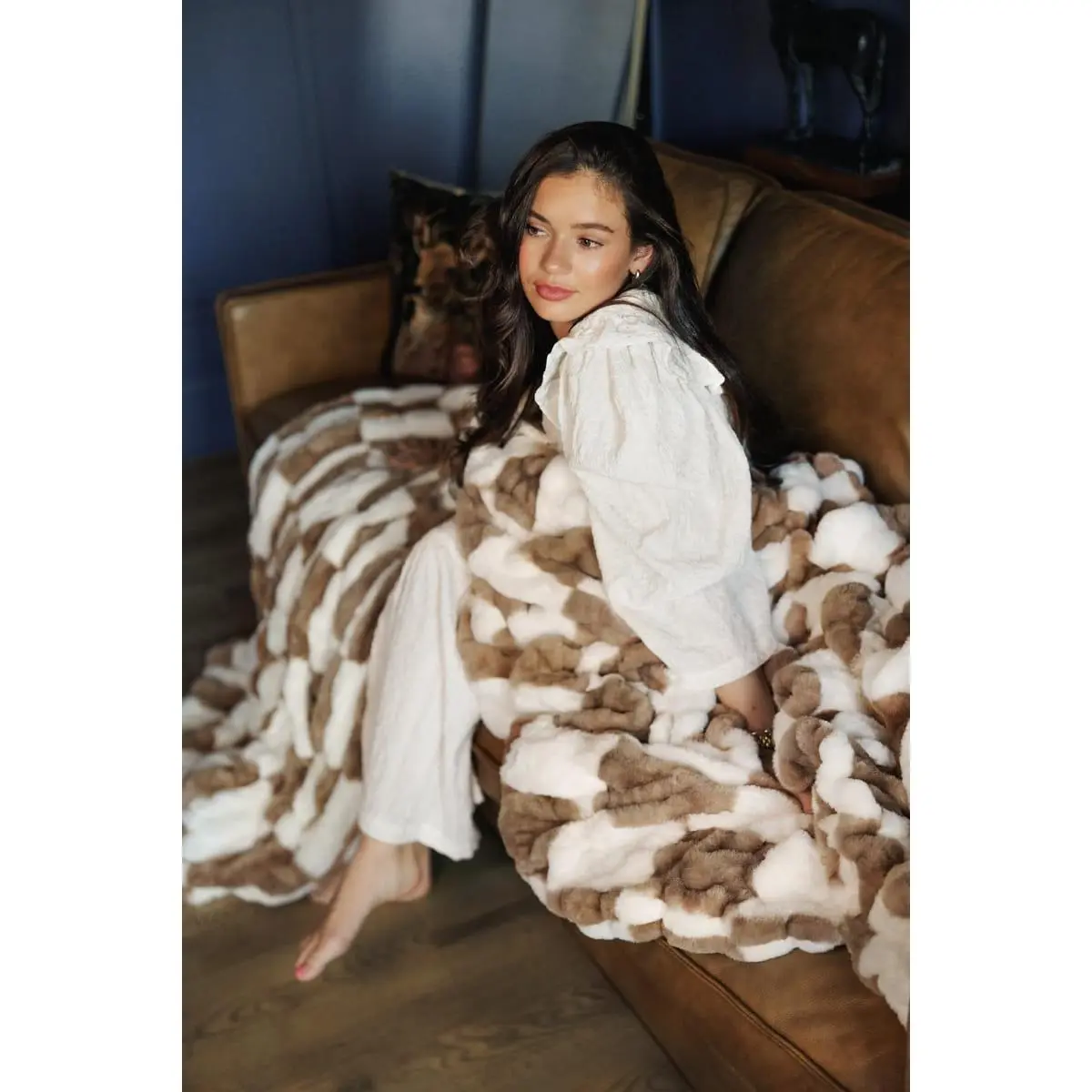 Hugs Check Milk Chocolate Blanket