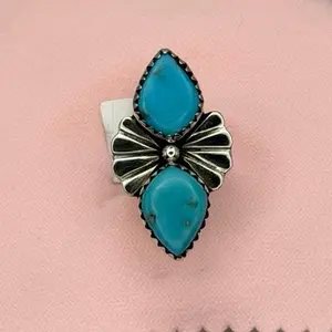 925 Sterling Silver Turquoise Ring Displaying a Bow Size 6