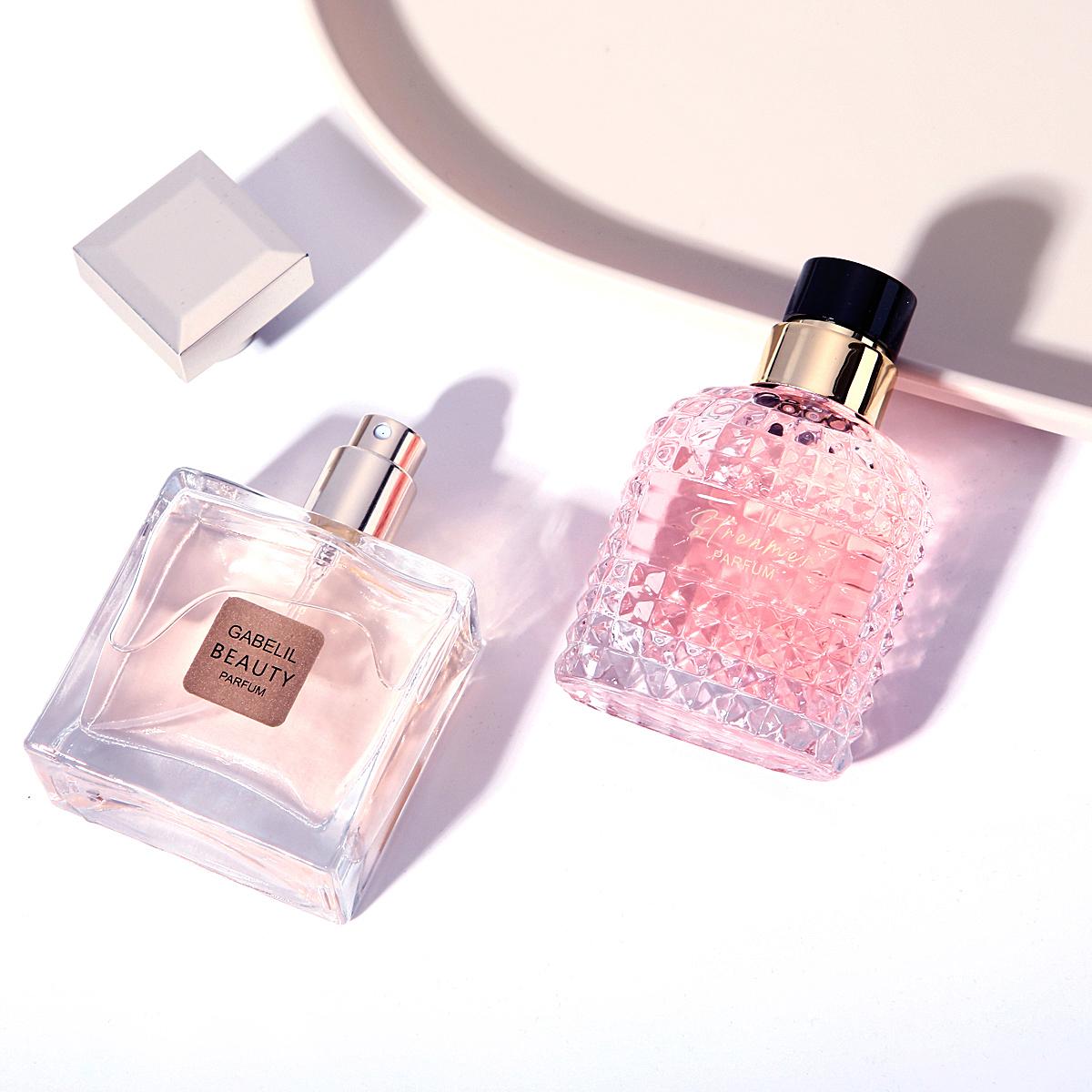 Women's Perfume Set: 4 floral and fruity fragrances in agift box, 105ml total (3.50z). Perfect for gifting or personaluse, elegant and timeless scents for any occasions