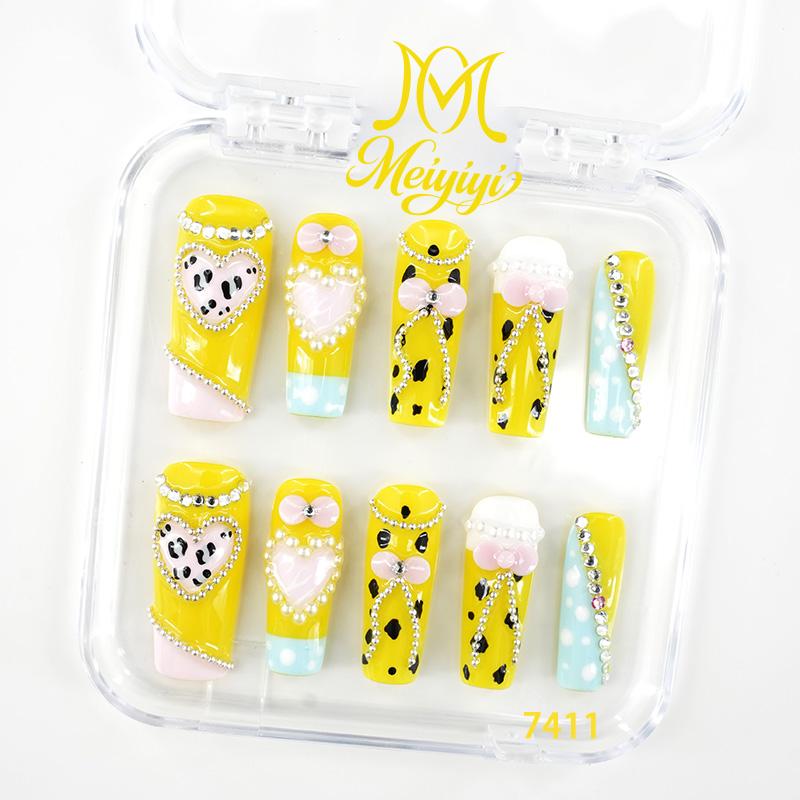 .DP.7411.Long Rhinestone Hand-Painted Wearable Nails