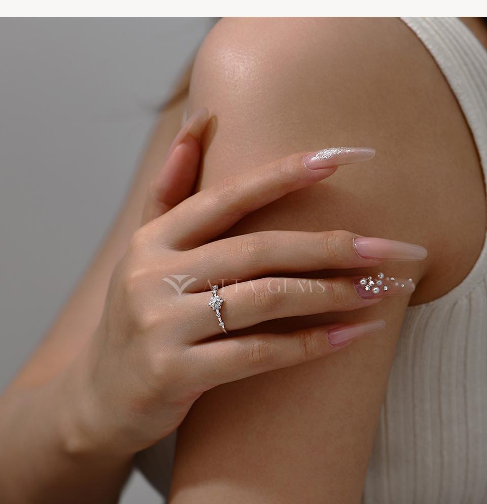 ATTAGEMS Classic Snowflake Design Lab-Created Moissanite Ring for Women Girls Real S925 Sterling Silver Ring Daily Wear Party Engagement Ring Valentine's Day Gift Fine Jewelry R260