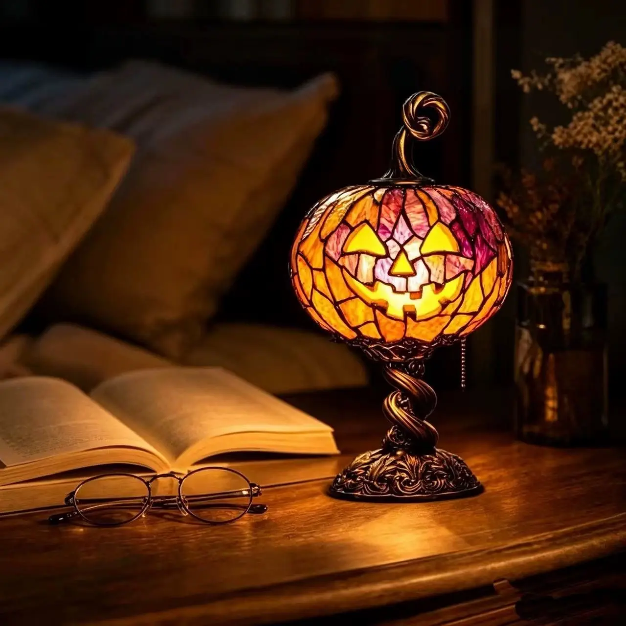 Lighted Halloween Pumpkin Table Lamp, Vintage Stained Glass Style Jack-O’-Lantern Night Light with Pull Chain, Spooky Fall Decor for Bedroom, Living Room, Office & Party