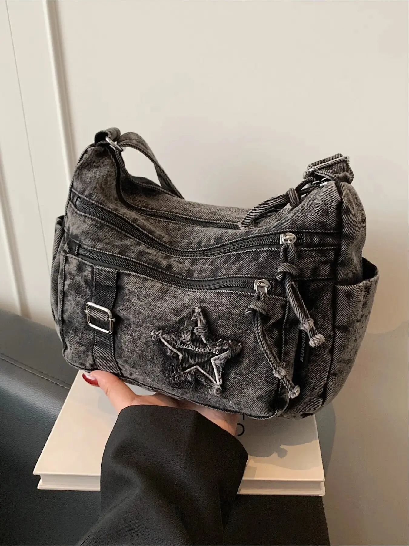 Casual and fashionable multi pocket star pattern design bag Embellished Shoulder Bag can be worn on one shoulder or diagonally Cross Body Bags crossbody bag shoulder bag crossbody bags for women shoulder bags