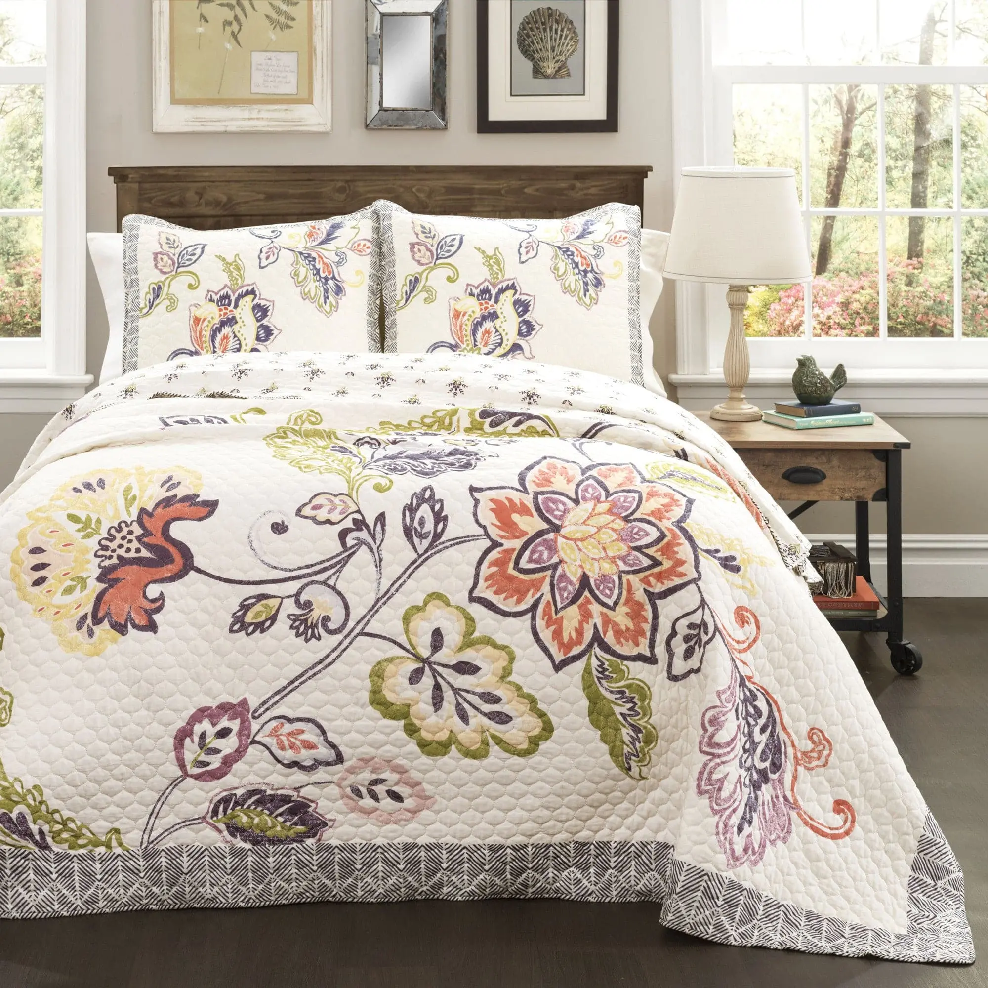 Lush Decor Aster 3-Piece 100% Cotton Flower Quilt Bedding Set - Floral & Leaf Print Bedspread Set, Includes Quilted Cover & Pillowcases for Elegant Home Decor
