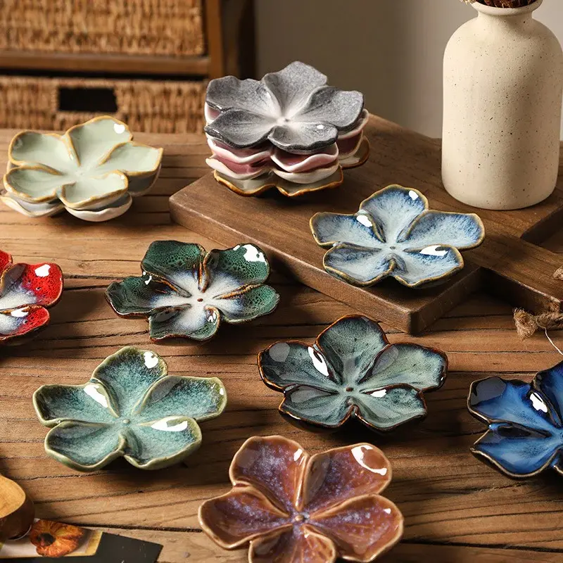 Retro Japanese-style Ceramic Dish Flower-shaped Plate