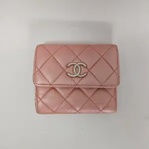 Pre-owned CHANEL Caviar Small Leather Goods CF Iridescent Pink Wallet Iridescent