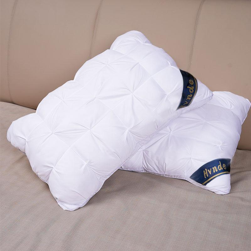 Luxury Hotel Quality Pillow DeepS leep Neck Support  Corefor All Seasons  Hypoallergenic PolyesterCover Suitable for Side SleepingSupine Sleeping Prone Sleeping Microfiber Filling【Valentine's Day gifts】