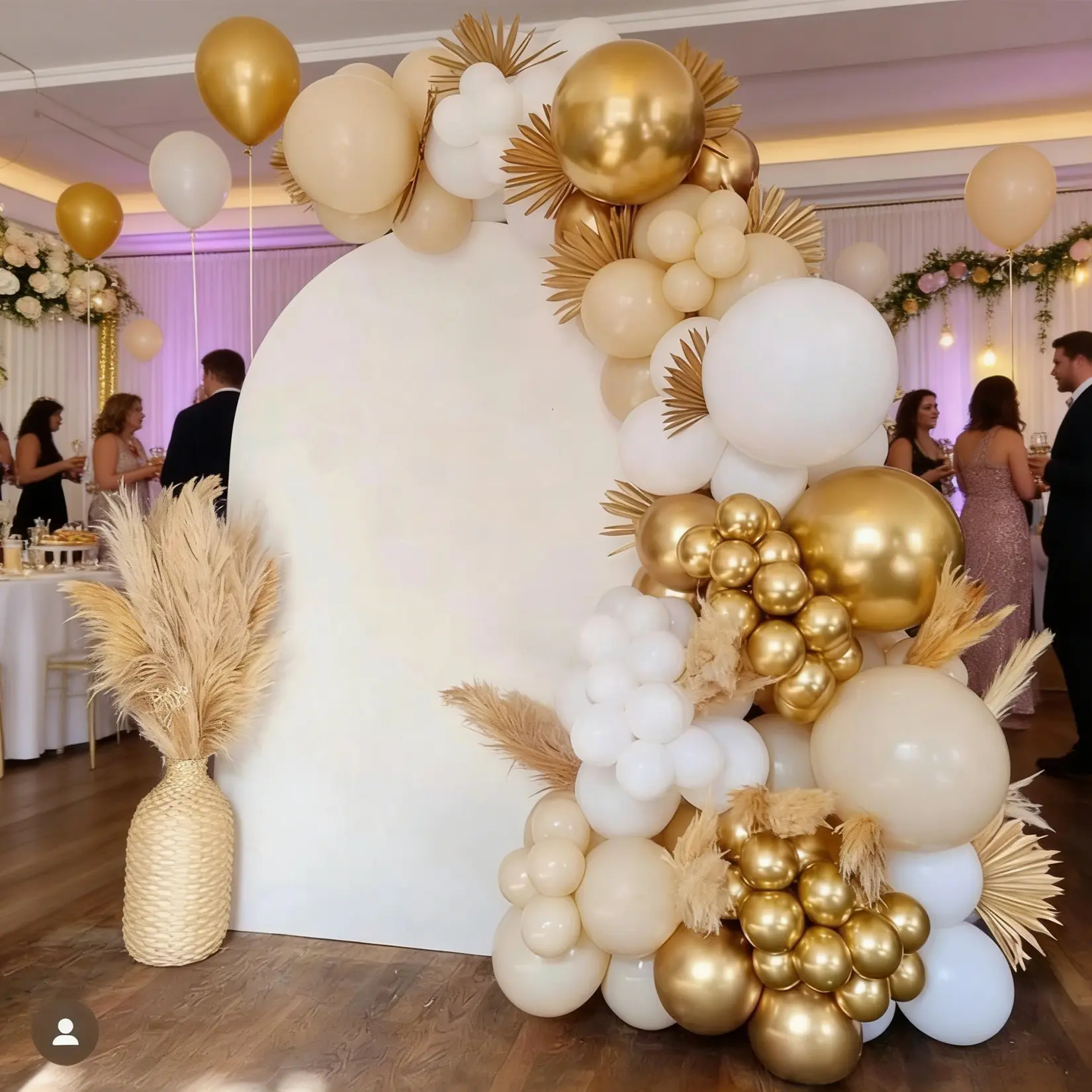 Lightweight Outdoor Balloon Arch Kit, 44-Piece Plastic Stand Set with 2 Bases, Adjustable 1.5×2.5m/2.5×2.5m White Frame for Birthday, Wedding Decorations, Outdoors, Hand