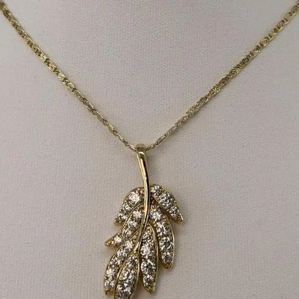 (C52)Elegant Gold Leaf Pendant Necklace with Sparkling Rhinestones for Women's Fashion Accessories